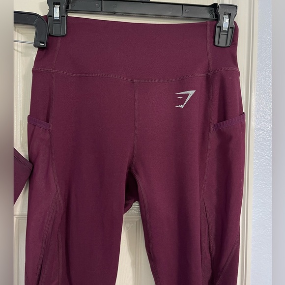 Gym Shark Set - Legging & Sports Bra - Picture 4 of 8